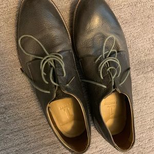 J Shoes, men’s size 10 gray dress shoes. Hardly worn. In good condition.